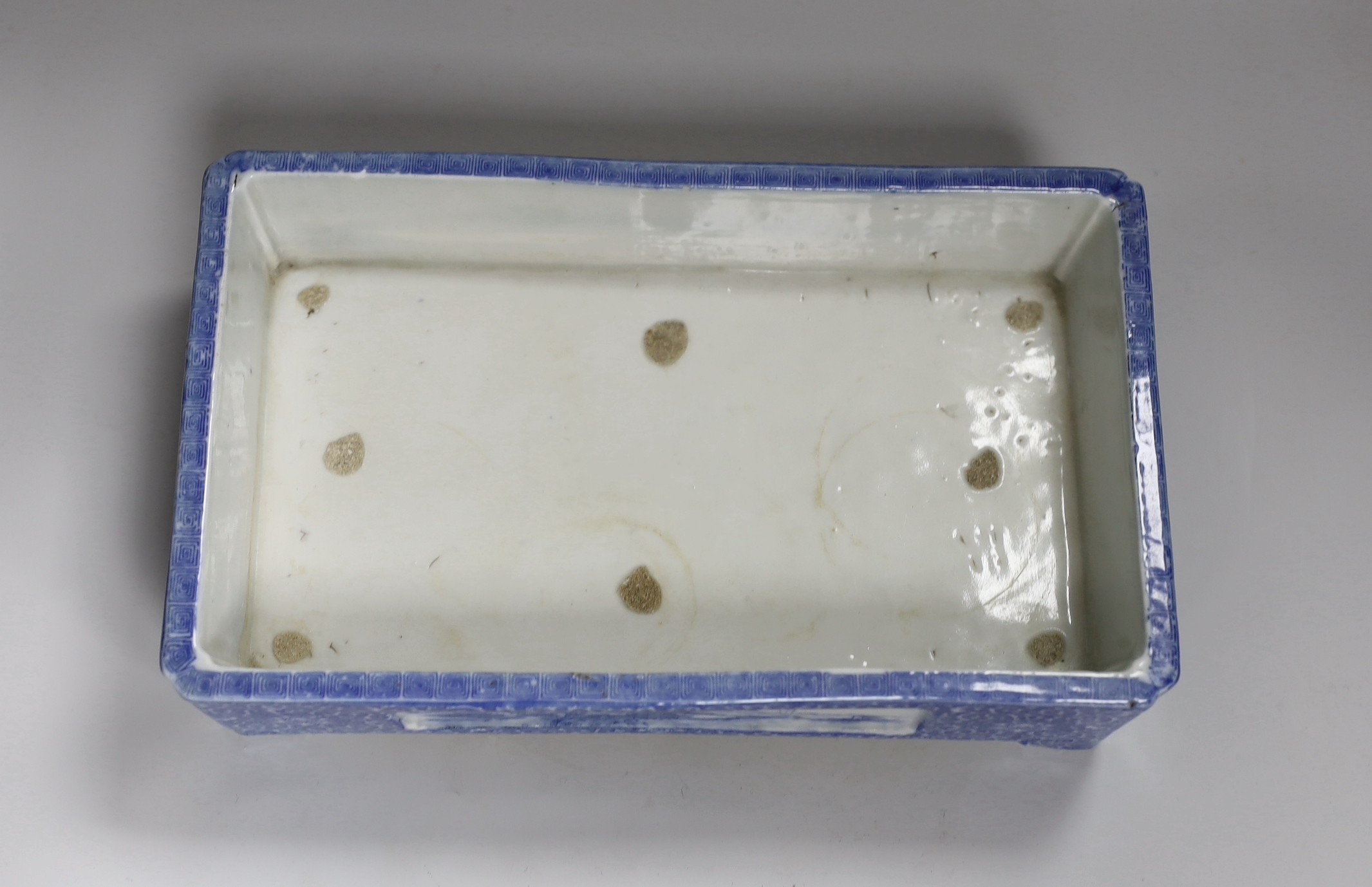 A Japanese blue and white jardiniere, 30cm